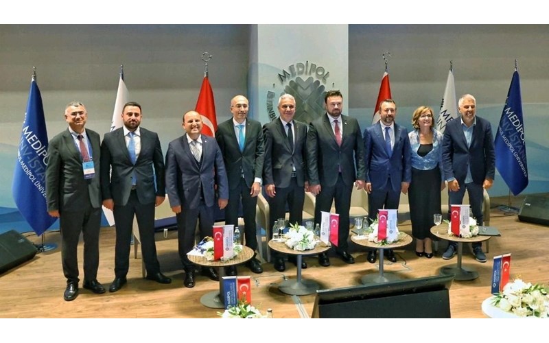 Mustafa Yaman, Medipol Üniversitesi'nde 6G Konferansında Panelist Olarak Yer Aldı