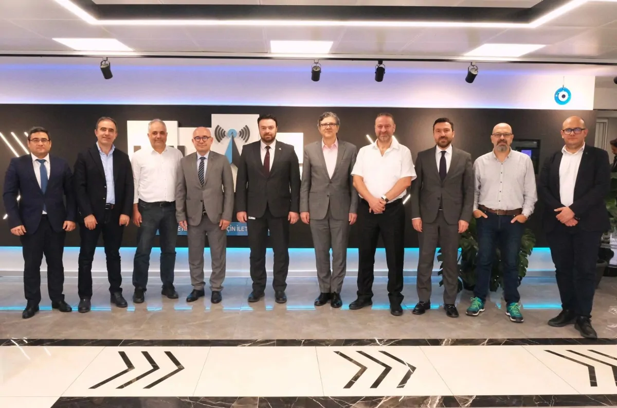 Mayıs Ayı Yönetim Kurulu Toplantısı ULAK HABERLEŞME A.Ş.'de Gerçekleşti